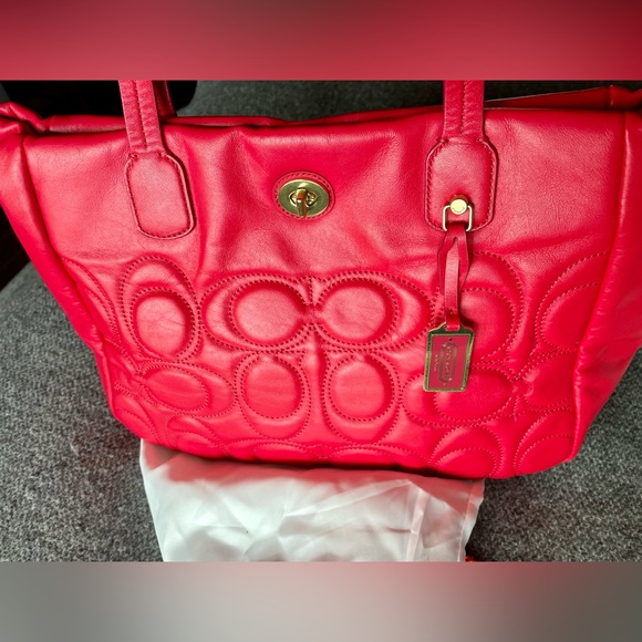 Coach Quilted Signature Pink Ruby Napa Leather - Picture 4 of 14